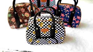 Tas Travel Serbaguna: Tas Pakaian Buwuhan Praktis 30x13x23cm