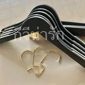 Money comes มีแทบกันลื่นพร้อมตะขอสีทอง ไม้แขวนเสื้อไม้เนื้อแข็งสีดำและชั้นวางกางเกง 10cm (3 ชิ้น/ 6 ชิ้น)