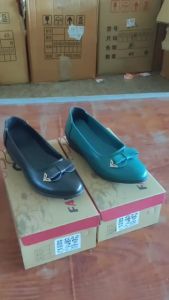 New WomenS Leather Shoes MomS Shoes Soft Leather Comfortable And Soft MomS Shoes For Kitchen Work Flat Shoes KFC WomenS Shoes