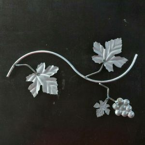 ลวดลายเหล็กดัด PN.10 พวงองุ่นเชื่อมติดก้านเรียว 1 แพ็ค / 4 ชิ้น ข้างขวา