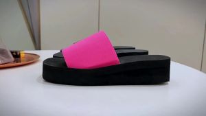 [Free Shipping] New Wedge-Heeled WomenS Slippers With Elastic Fabric Straps Thick-Soled Outdoor Sandals Lightweight And Comfortable Featuring A Single-Strap Design