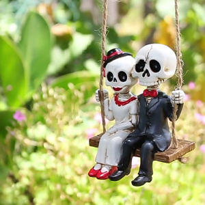 Humorous Skull Swing Ornament Waterproof Resin Windproof Design Perfect For Indoor Outdoor Halloweens Decoration