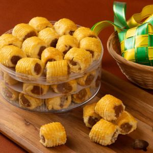 HH FOODIE Handmade Pineapple Tart Cookies Melt-in-Mouth Pastry Semi Sweet Sour Pineapple Filling 500g+ 42–45 pcs Halal