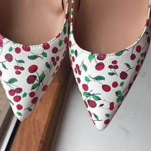 Tikicup ผลไม้พิมพ์ผู้หญิงสีขาวเคลือบแหลมนิ้วเท้ารองเท้าส้นสูงขนาดบวก33-45สุภาพสตรีน่ารักกริชปั๊มแฟชั่นรองเท้าชุด