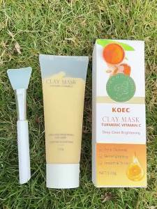 KOEC Turmeric VC Cleansing mud mask brightening blackhead removal application of facial mask with brush