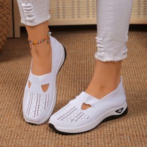 Women Korean Styel Slip On Walking Shoes Mesh Breathable Comfortable Flat Non-Slip Casual Black Rubber Shoes For Women