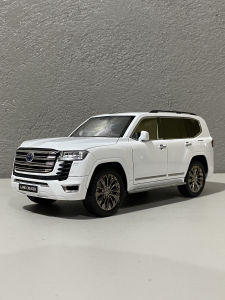 1/18 Toyota Land Cruiser LC300 Diecast Scale Model