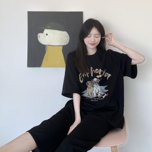 T-Shirt Wanita Hitam Lengan Pendek  Desain Korea Longgar Ukuran Besar  Motif Anjing & Huruf Keren  Katun Tipis Bernapas Premium  Tren Musim Panas 2025 Slim Fit Kerah Bulat Estetik  Gaya Minimalis  Manis dan imut   Modis  Serbaguna  Nyaman  Santai  Tops