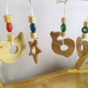 Kệ chữ A treo đồ chơi gỗ cao cấp kệ treo đồ chơi tiêu chuẩn điều chỉnh cao thấp gấp gọn an toàn cho Bé