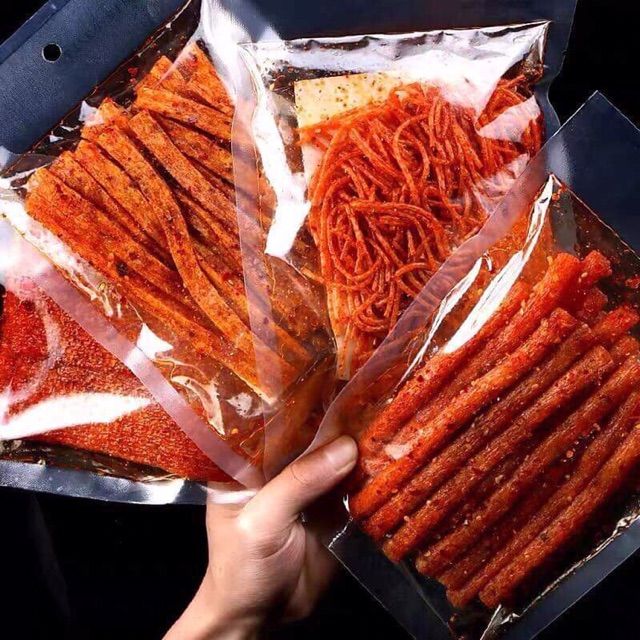 SI&Ecirc;U HẤP DẪN) Set 4 g&oacute;i que cay ăn vặt h&agrave;ng nội địa Trung loại to, Que cay  ăn vặt nội địa TQ, Đồ ăn vặt Trung Quốc nội địa "THOẢ M&Atilde;N"