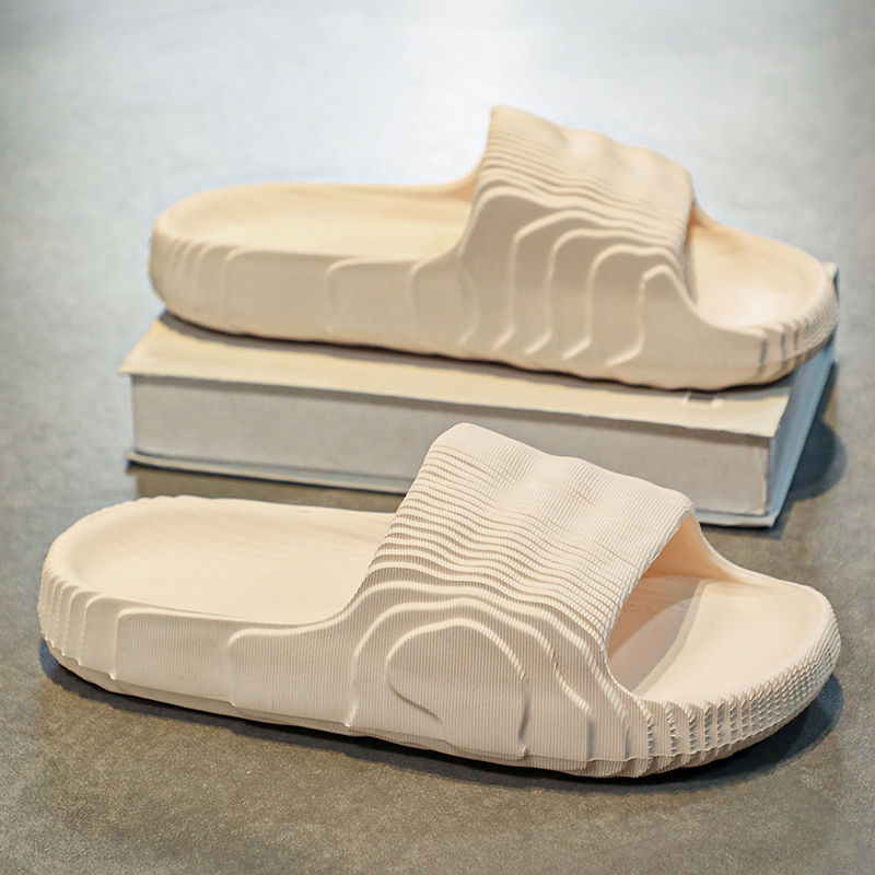 Nuove ciabatte di tendenza per uomo e donna, con suola morbida, impermeabili e antiscivolo, perfette per la spiaggia e il mare.
_voghion.com