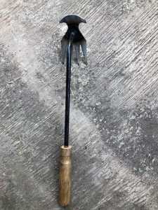pencabut rumput liar dihalaman gigi 4 panjang 38cm / weeding garu harrow penyiangan rumput dan gulma
