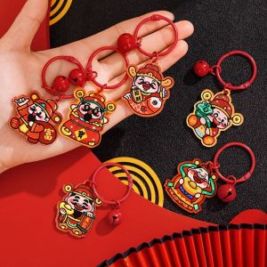 DISFUNNY สร้างสรรค์และสร้างสรรค์ พวงกุญแจเทพเจ้าแห่งความมั่งคั่ง นำโชคดี น่ารักน่ารักๆ จี้เทพเจ้าแห่งโชคลาภ การ์ตูนลายการ์ตูน อะคริลิค พวงกุญแจสไตล์จีน ปีใหม่ตามจันทรคติ