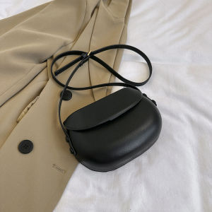 ย้อนยุคเกาหลี Ins กระเป๋าอานม้าสีแดงกระเป๋าพาดตัวกระเป๋าโทรศัพท์ที่เรียบง่ายอเนกประสงค์ของผู้หญิง