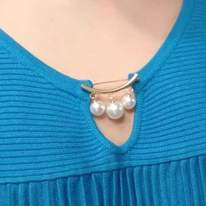 NTSITAR สายรัดคงที่ แฟชั่น กันลื่น เครื่องประดับ เคลือบฟัน เข็มกลัดไข่มุกจำลอง น่าเหนื่อยหน่าย เสื้อคาร์ดิแกน