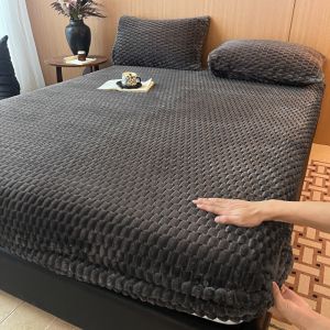 【Super low price】2025 new Doudou velvet solid color fitted sheet winter warm mattress protective cover three-piece set soft and comfortable