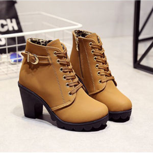 รองเท้าส้นสูงที่ขายดีที่สุดในประเทศไทยสำหรับการแสดงแฟชั่นนักเรียนหนังกลับส้นสูงสีเหลืองสวมใส่สบาย