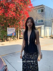 ❣Fortunee ❣ เสื้อครอปแขนกุดแบบคล้องคอเปิดหลัง สีดำ ดีไซน์เก๋แซ่บ ลุคเที่ยวพักผ่อน คอลเลกชันใหม่