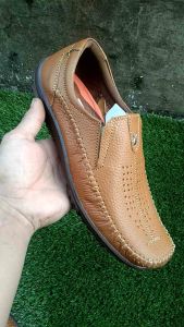 Sepatu Mokasin Pria Kulit Asli: Sebuah Panduan Komprehensif