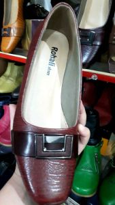{\n    \"article\": \" SEPATU WEDGES WANITA BERBAHAN KULIT BISA DIPAKAI DISEGALA ACARA