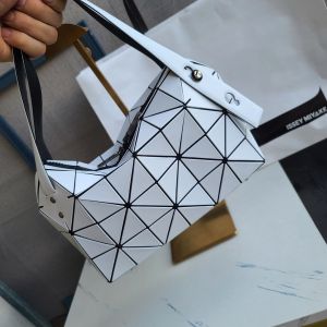 Japanese Boston Dumpling Bag 2022 New womens bag with niche design geometric diamond pattern bag original factory bag