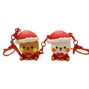 พวงกุญแจรถวันหยุดที่ออกแบบตุ๊กตาคริสต์มาสที่น่ารักพีวีซียืดหยุ่นพวงกุญแจซานต้าพวงกุญแจตกแต่งสำหรับยานพาหนะ