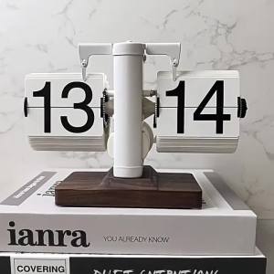Vintage Mechanical Flip Clock Solid Wood Desk Clock Minimalist Home Decor