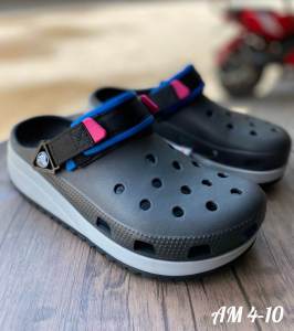 Crocs Hiker Ikat //Buy 1pair Get free 4 Jibbitzs=100฿ Order 1 pair and get 4 shoe charms free=100฿// Womens big toe shoes Hiker Clog newest color extremely beautiful and outstanding.