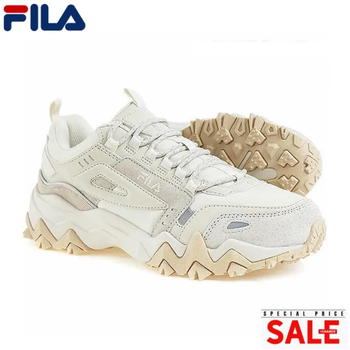 Fila store tan sneakers