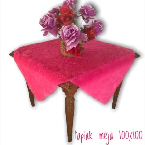 Taplak Meja Bulu Ukuran 100x100