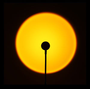 [Timmo House]USB Sunset Projector Lamp TikTok Atmosphere Lamp Romantic LED Night Light for Bedroom Coffee Store Live Wall Decoration Light Portable Mood Light For Living Room Wall Photography