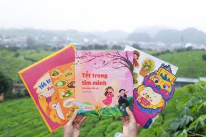 Set sách Tết Trong Tim Mình - Xin Chào Tết Ơi 2024 (1 cuốn Bìa mềm kèm Phong bì và Set quà tặng cho bé)