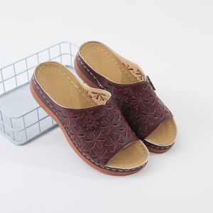 [Free Shipping] 2025 Summer New Vintage Solid Color Hollow Wedge Comfortable Plus Size WomenS Sandals