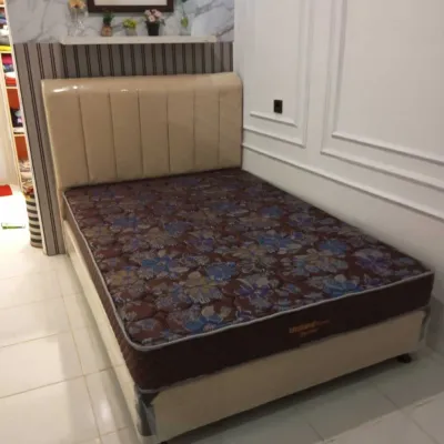 1 Set Matras Uniland Superior Quilting 15cm + Divan Sandaran Salur
