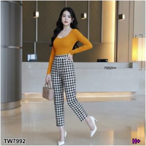 TW7992 Set 2 ชิ้น เสื้อคอกว้างแขนยาว+กางเกงลายสก็อต + เข็มขัด สินค้าวัดตามขนาดจริง