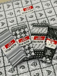 Kain Panjang Batik Wanita Cap Cent (Hitam Putih)