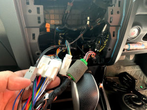 ปลั๊กวิทยุ ปลั๊กแปลงไฟ กล้องถอย Isuzu d-max / mu-x 2003 ถึงปี 2019 ปลั๊กใหญ่ ทุกรุ่น สำหรับเปลี่ยนวิทยุใหม่ ใช้กล้องถอยเดิม