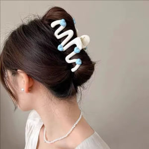 Large Wave Hair Claw Women Korean Plastic Shark Hair Clips Sky Blue Milk White Heart Geometry Barrette Girl Hair Accessories