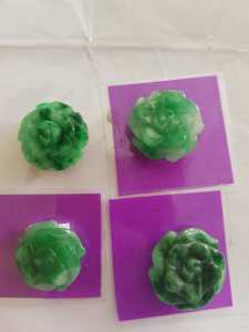 Mặt Dây Chuyền Bông Hồng Nổi Đẹp  Anh Chị về bọc Vàng lên làm mặt dây chuyền đeo đẹp sang 100% đá cẩm thạch tự nhiên có 650k/1 mặt ạ