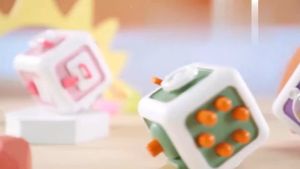 [EnL] 🇸🇬 Baby Busy Cube Motor Skill Early Development Toys