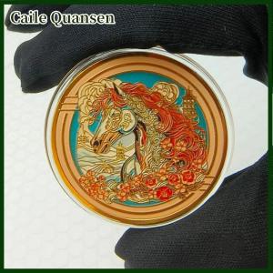 Caile เหรียญที่ระลึกจากม้าจีนจักรราศีสีสันสดใสของสะสมเหรียญเพื่อความท้าทายนำโชคพร้อมเคสป้องกัน