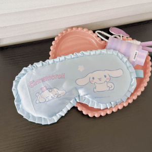 💜 เจอแล้วไอเท็มดีๆ ผ้าปิดตา ลายรวมการ์ตูน งานแท้ เนื้อผ้านุ่มลื่น เย็นสบาย สายปรับระดับได้