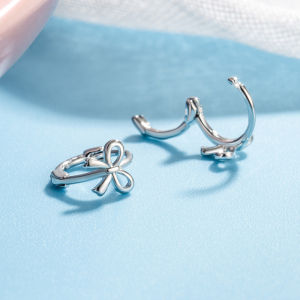Hmeme 1คู่สไตล์เกาหลี bowknot ต่างหูขนาดเล็กที่เรียบง่ายแฟชั่นประณีตโบว์ห่วงหูสำหรับผู้หญิงเครื่องประดับเจาะหูเครื่องประดับ
