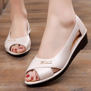 Summer ladies Fashion Anti slip hollow out Sandals Flat heel Fish beak ventilation sandals for womens
