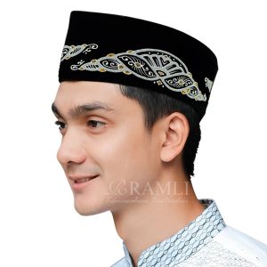RAMLI Songkok Lukis WHITE OPAL  AC Tinggi 9