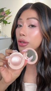 Phấn bắt sáng Rare Beauty Positive Light Silky Touch Highlighter by Selena Gomez 2.8g