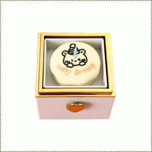 กล่องเครื่องประดับ ประสบการณ์การมองเห็ น ่ารัก ฝีมือประณีต เอกลักษณ์ กลไกหมุนอัตโนมัติ ผู้ใหญ่