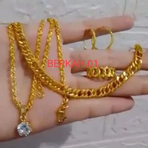 Set PerhiasanTitanium Gold No Luntur Paling Terlaris