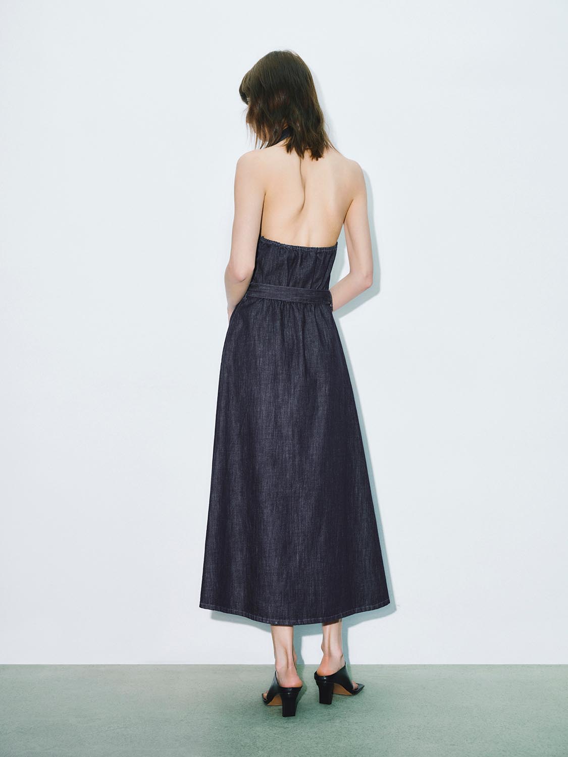 URBAN REVIVO Women's Denim Halter Neck Midi Dress - Backless A-Line With Adjustable Waist Tie