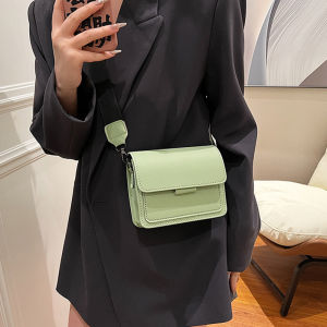 Lishops พร้อมส่งจากไทย กระเป๋าสะพายข้าง สไตล์โมเดิร์น ดีเทลเรียบหรูแต่ดูแพง ทรงสี่เหลี่ยม ขนาดกำลังดี พกพาสะดวก ปรับสายได้ ราคาดีมาก ต้องตำน้า